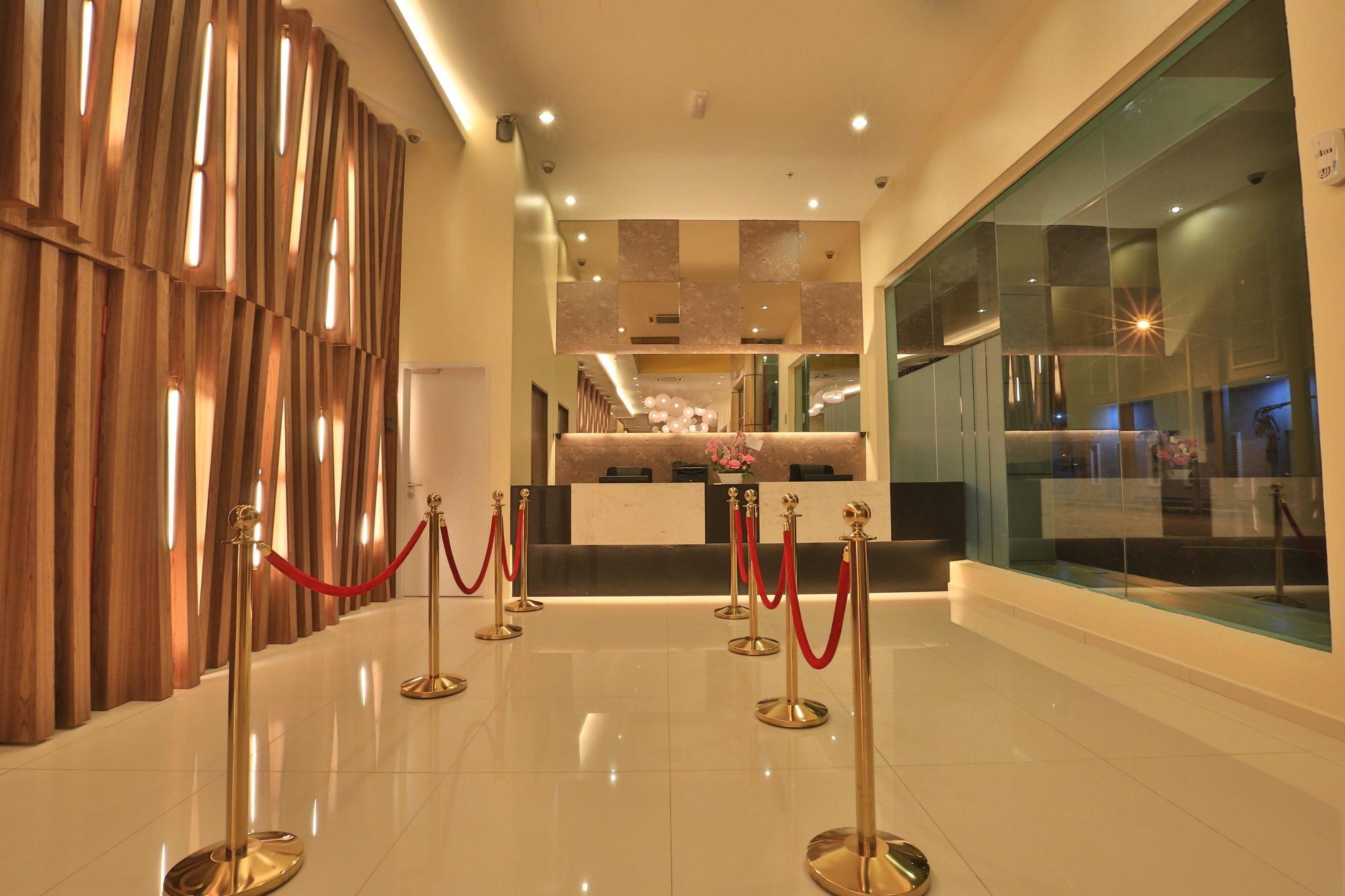 Supreme Hotel Malacca Exterior foto